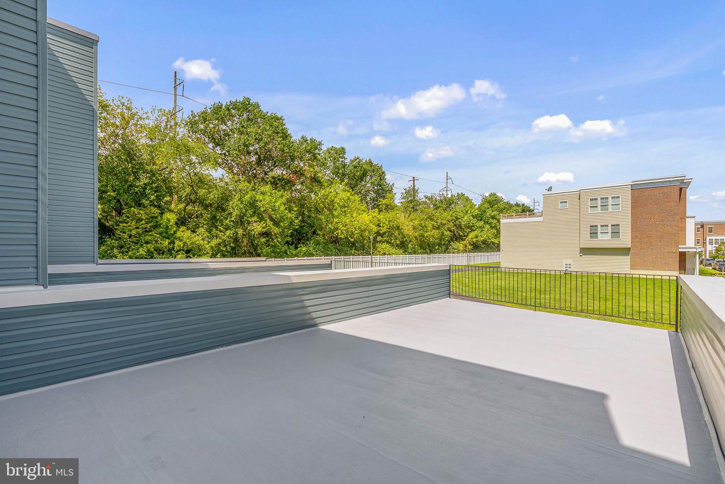 2425 Hartranft St Property Photo 15