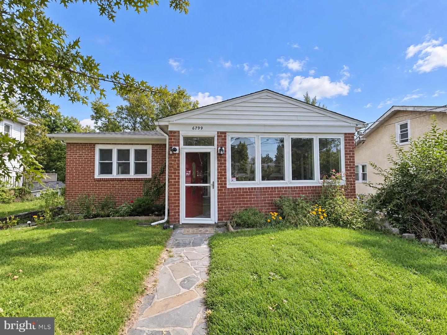 6797 LAWNTON ST Property Photo 1