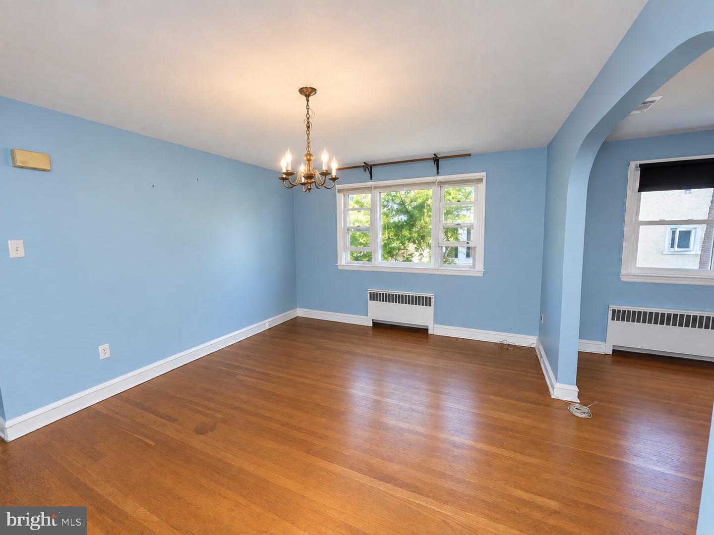 6797 Lawnton St Property Photo 6
