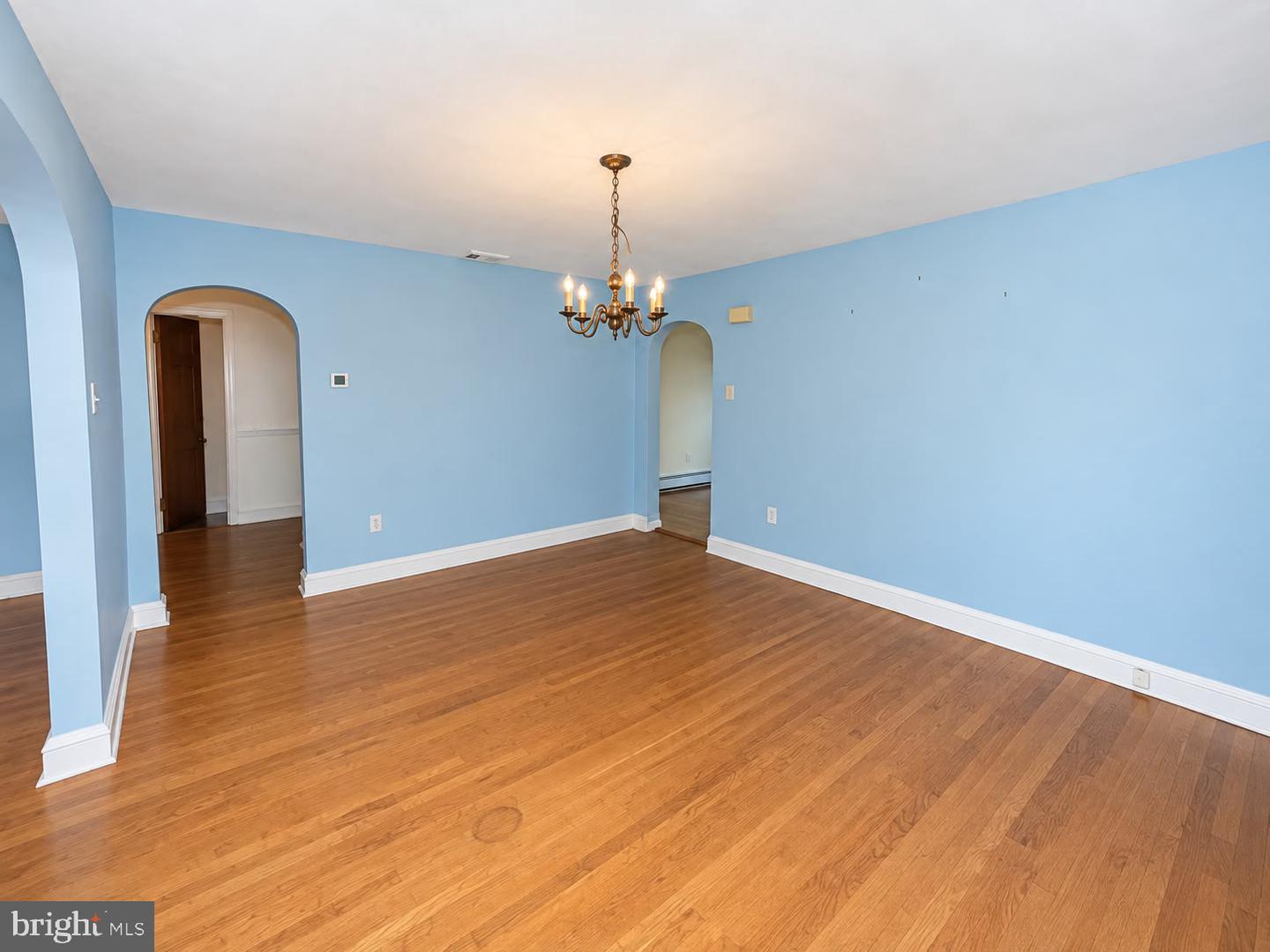 6797 Lawnton St Property Photo 7