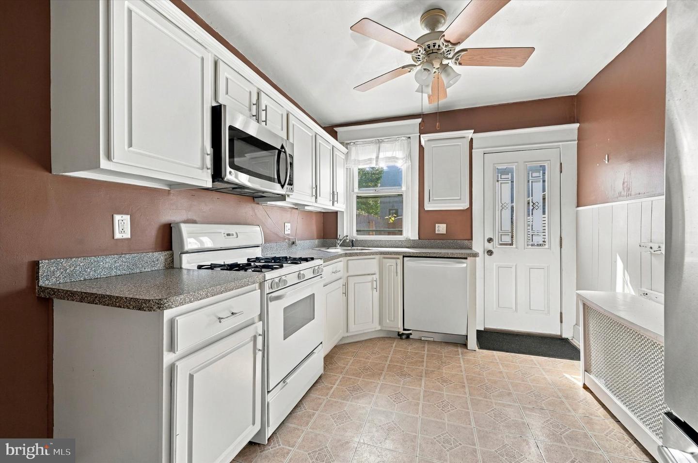 4614 Pechin St Property Photo 6