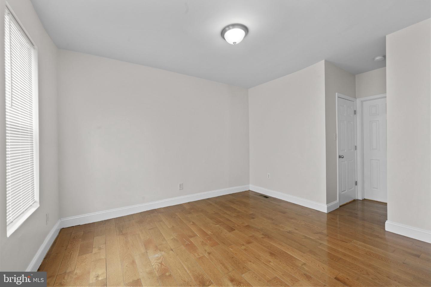 1323 S 30th St Property Photo 16
