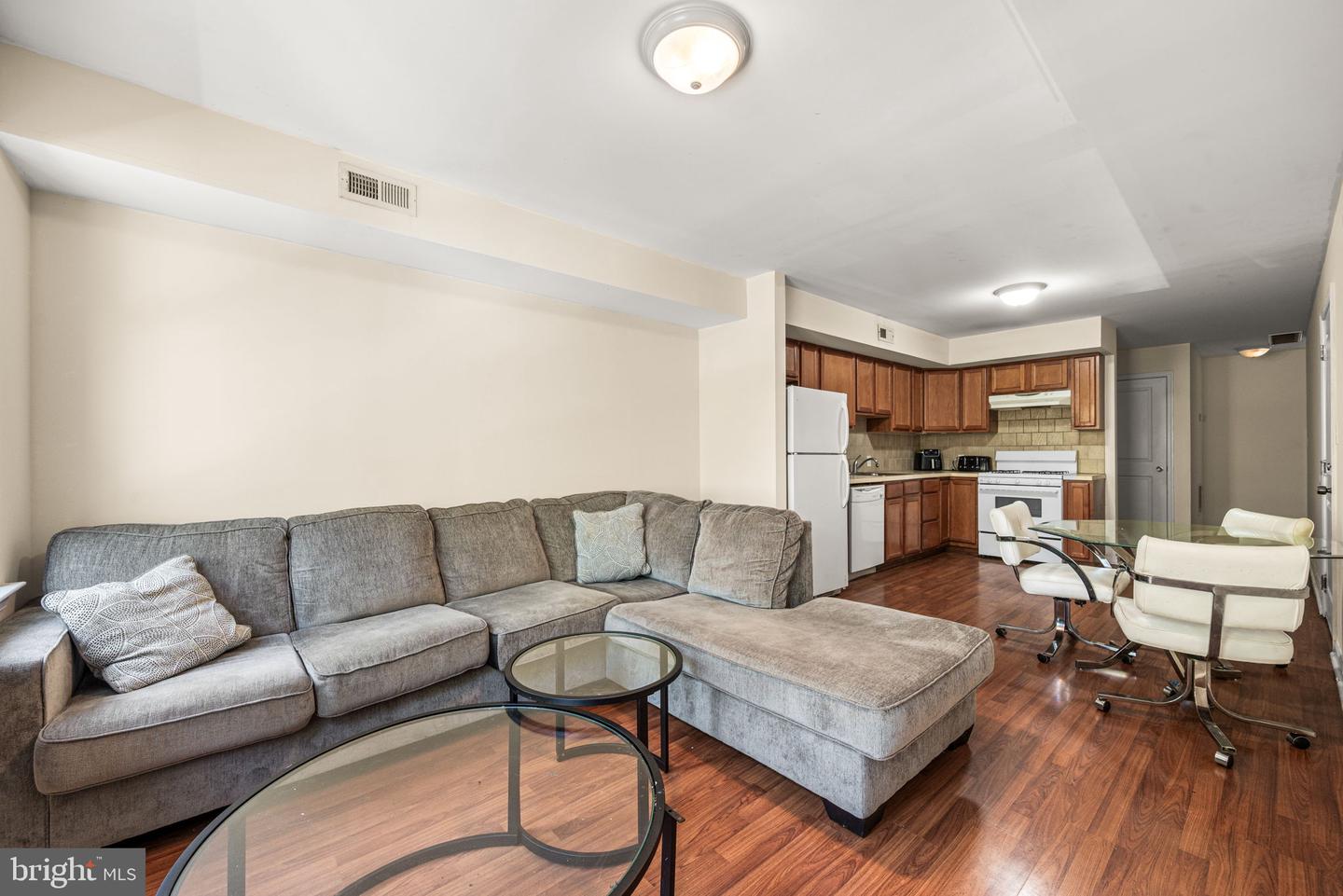 1240 45th #b Property Photo 11