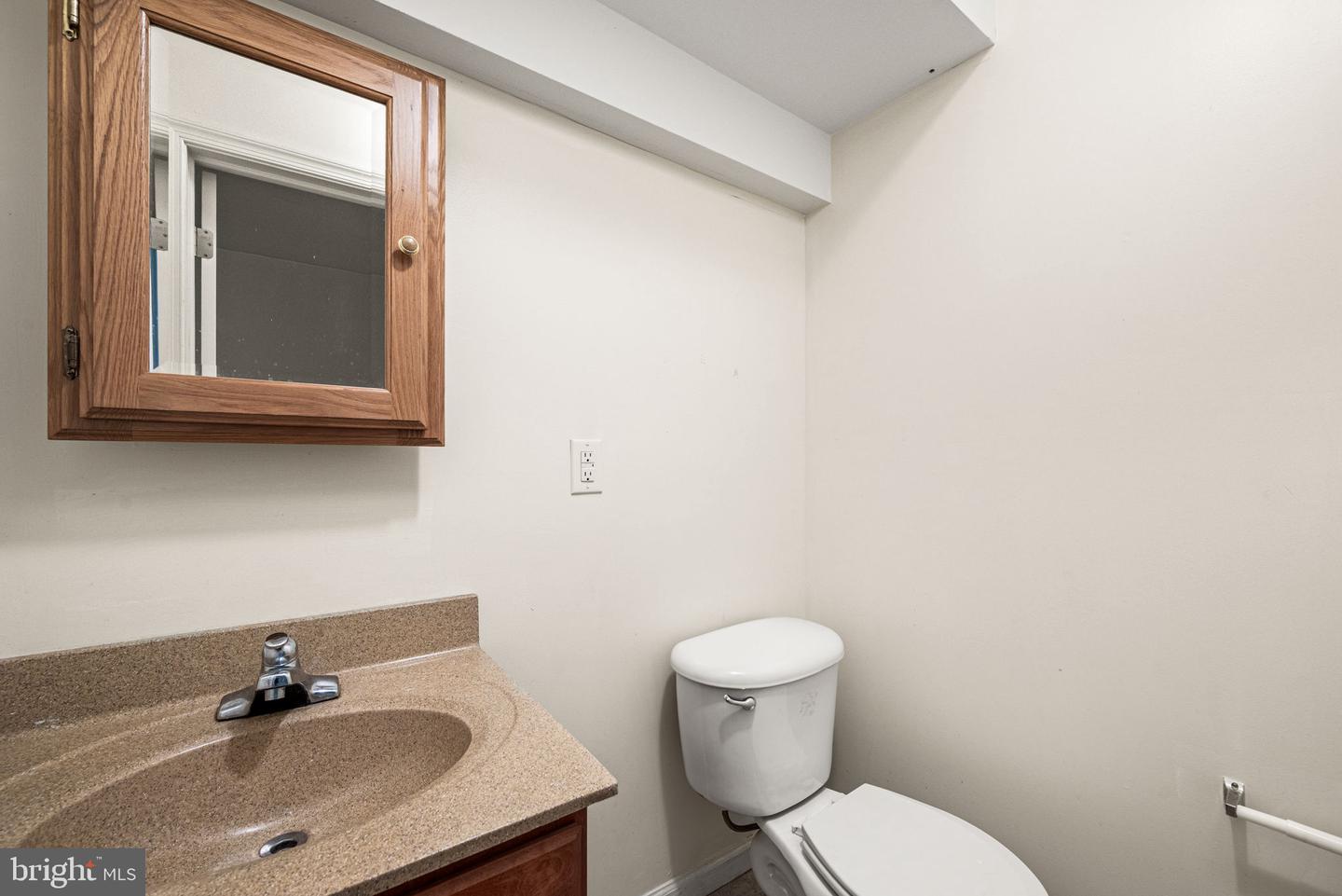 1240 45th #b Property Photo 12