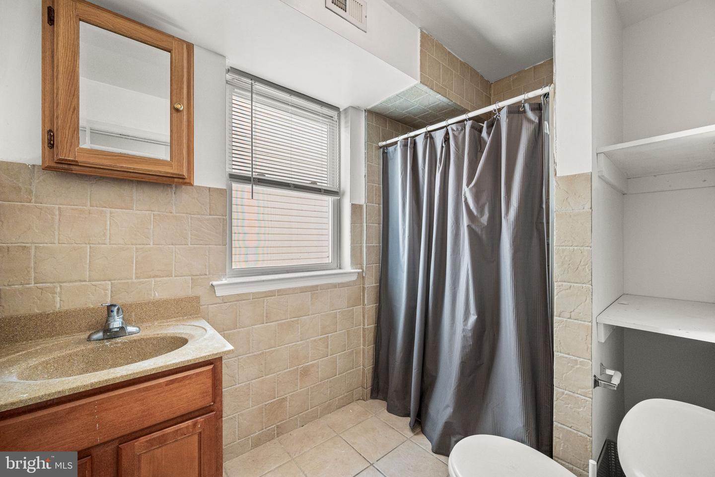 1240 45th #b Property Photo 16