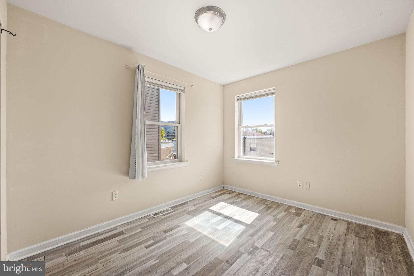 1240 45th #b Property Photo 28