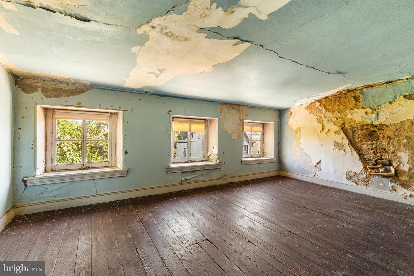 149 E Herman St Property Photo 30