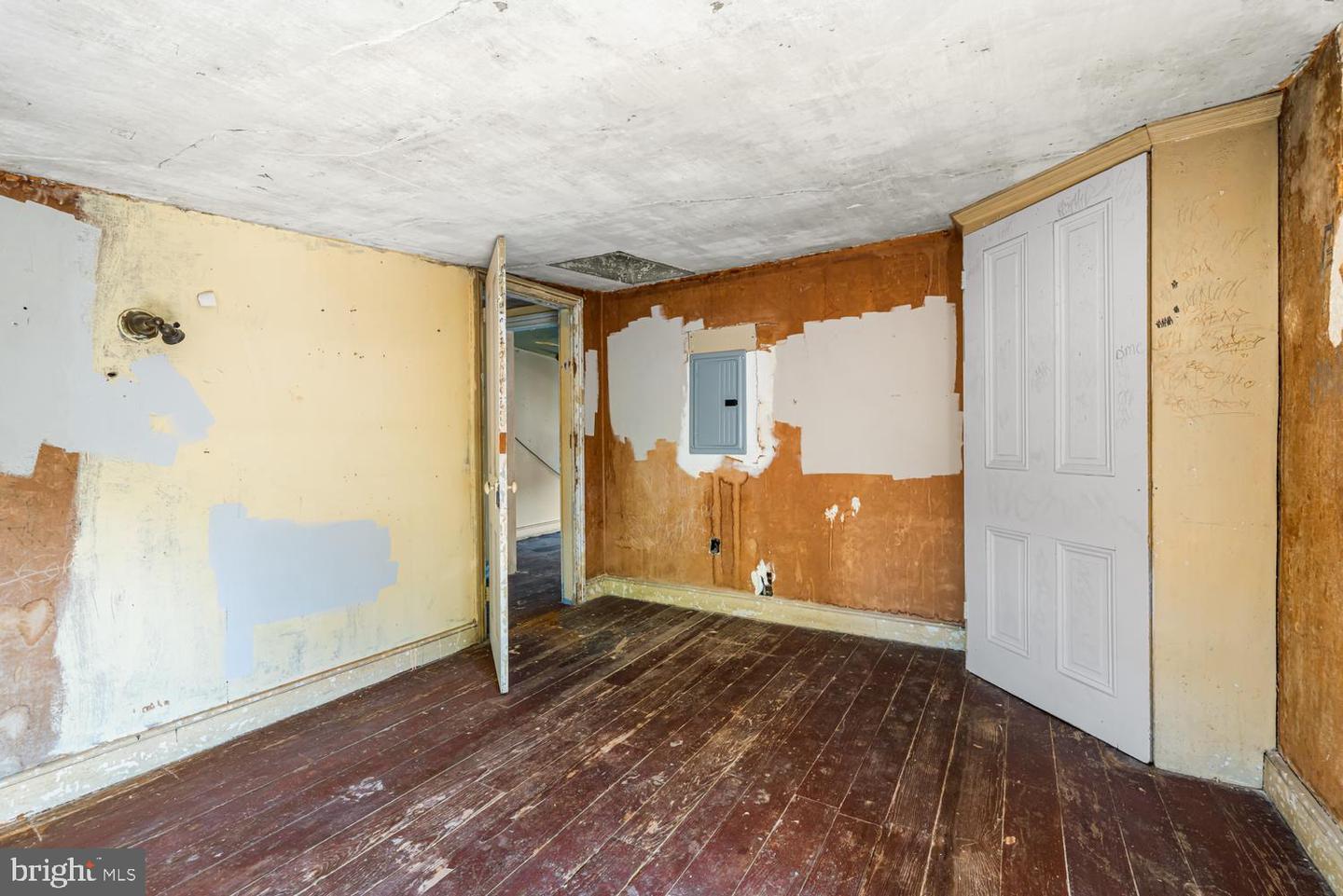 149 E Herman St Property Photo 32