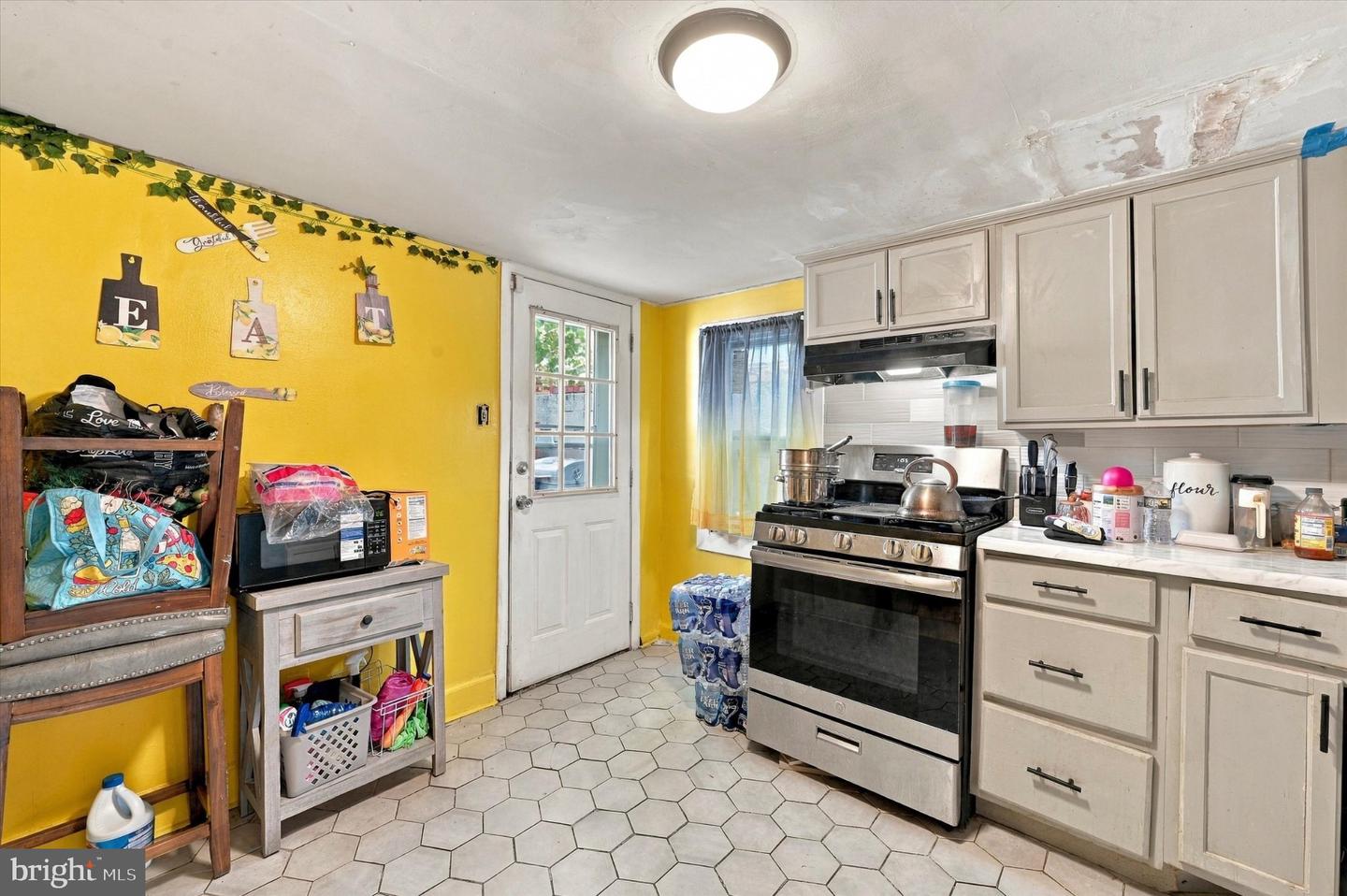 337 E Haines St Property Photo 5