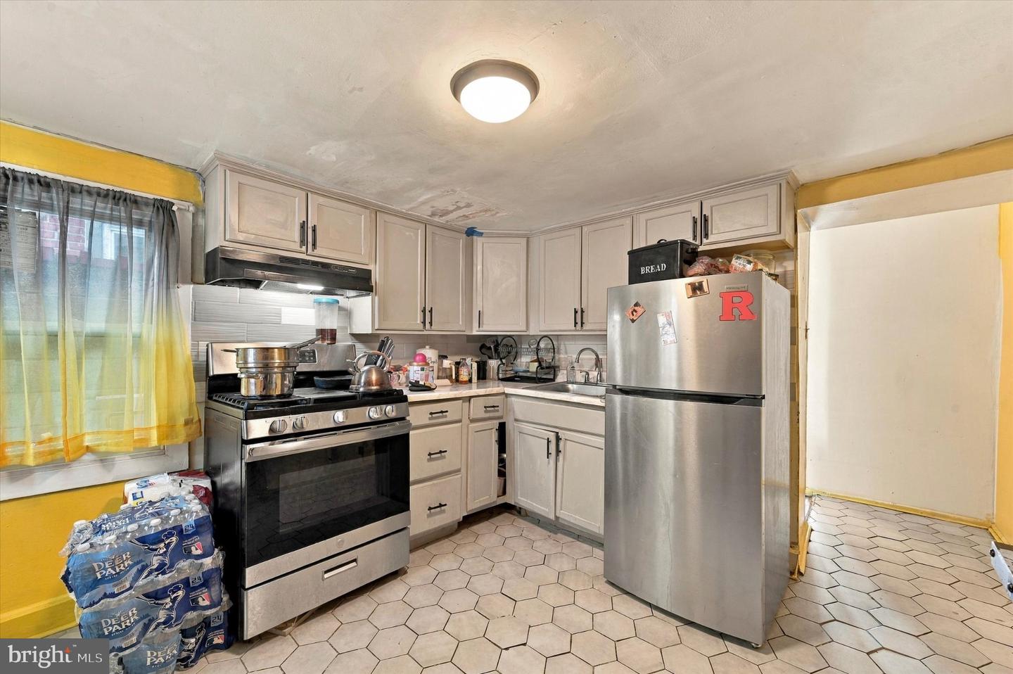 337 E Haines St Property Photo 6