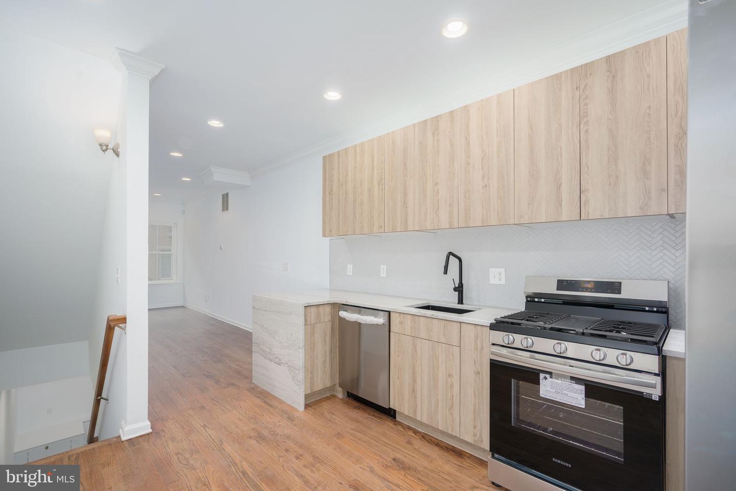 1014 S CLEVELAND ST Property Photo 1
