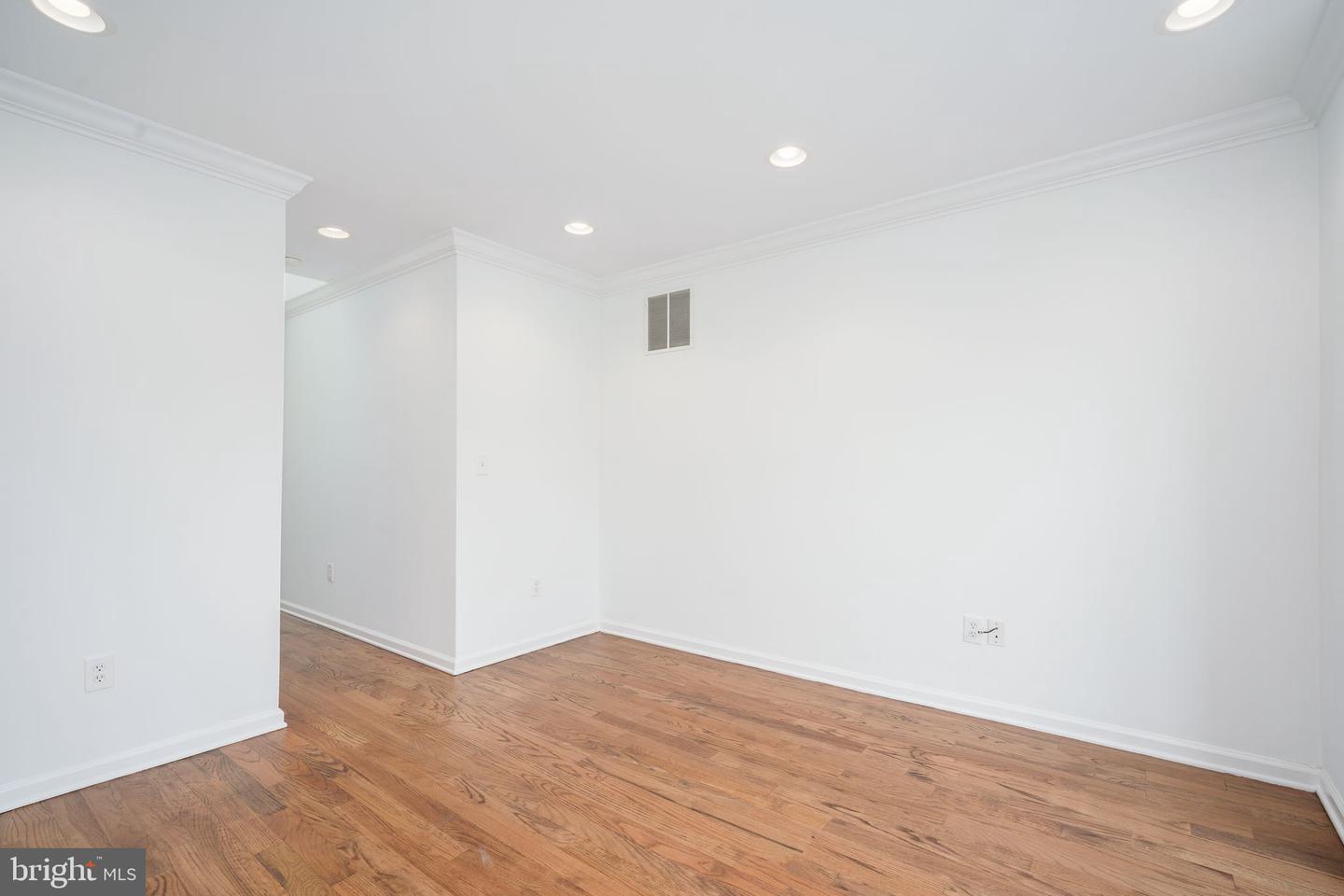 1014 S Cleveland St Property Photo 18