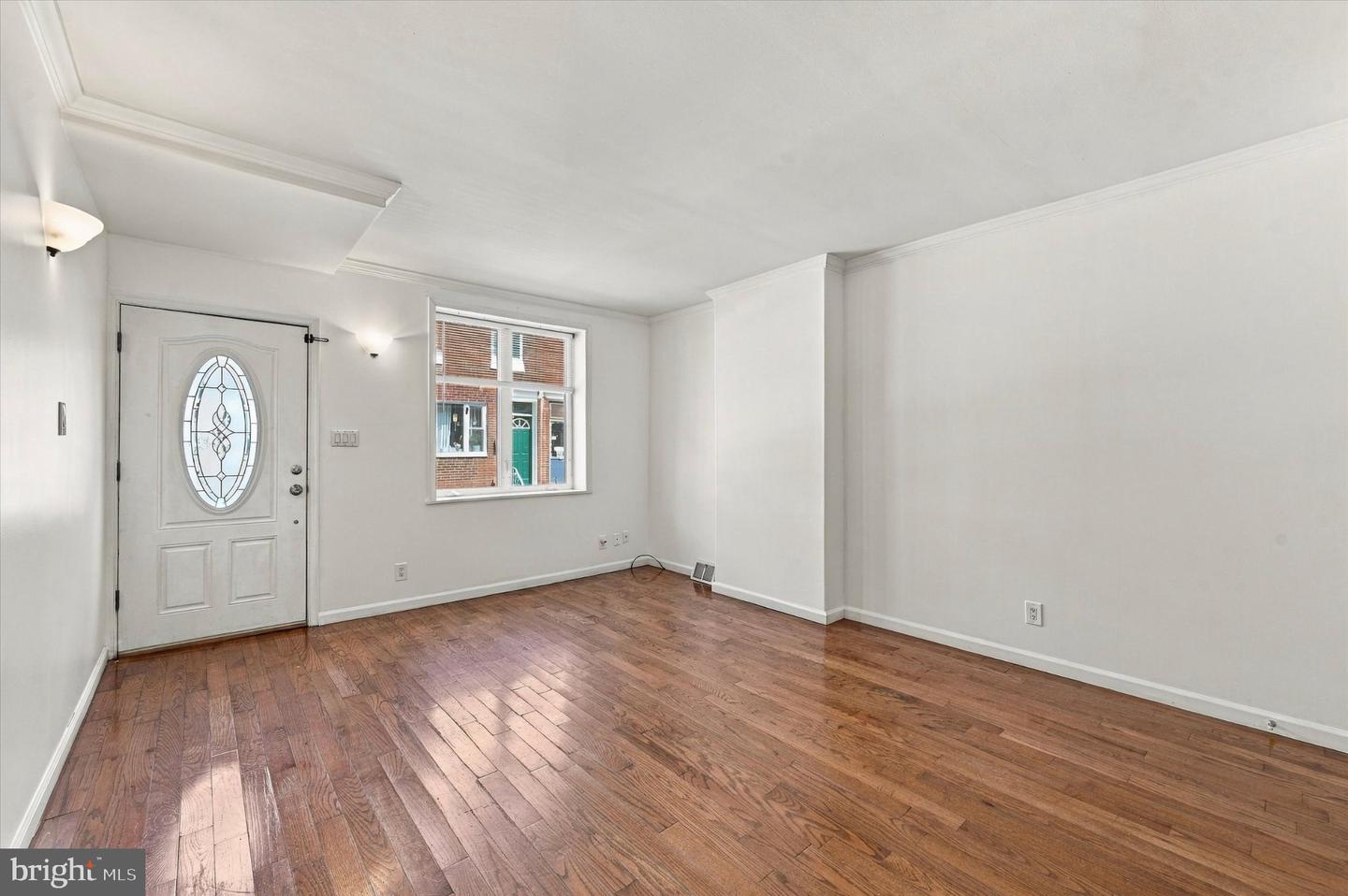 1208 Tree St Property Photo 5