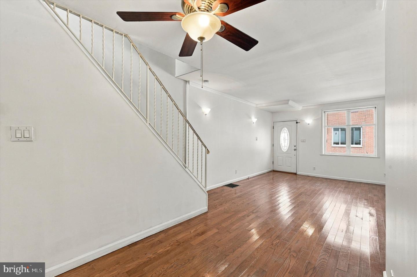 1208 Tree St Property Photo 7