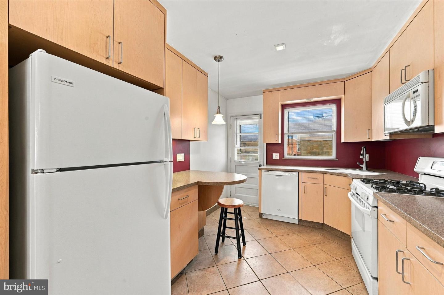 1208 Tree St Property Photo 11