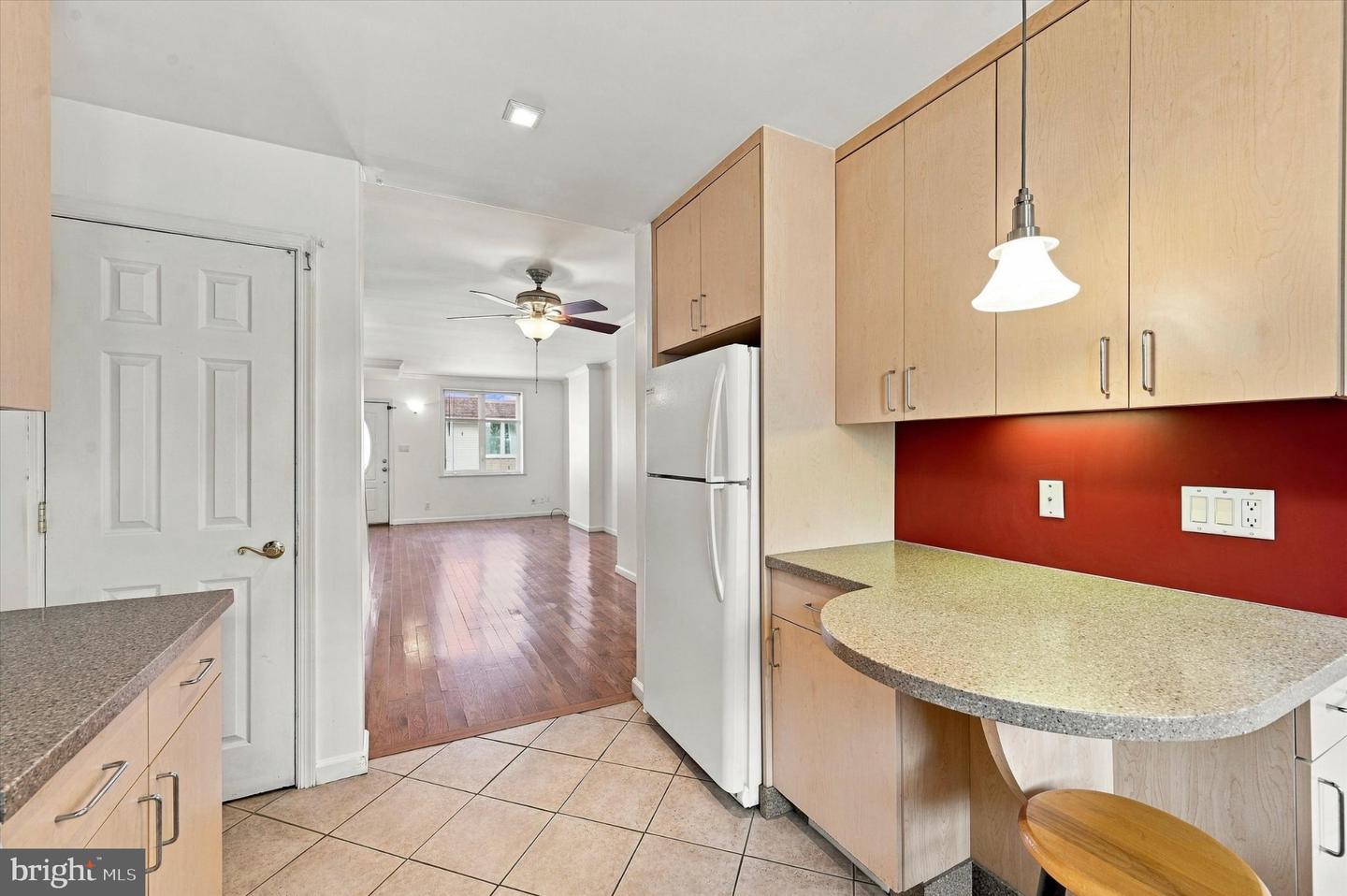 1208 Tree St Property Photo 13
