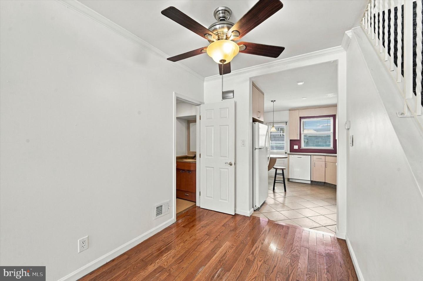 1208 Tree St Property Photo 14