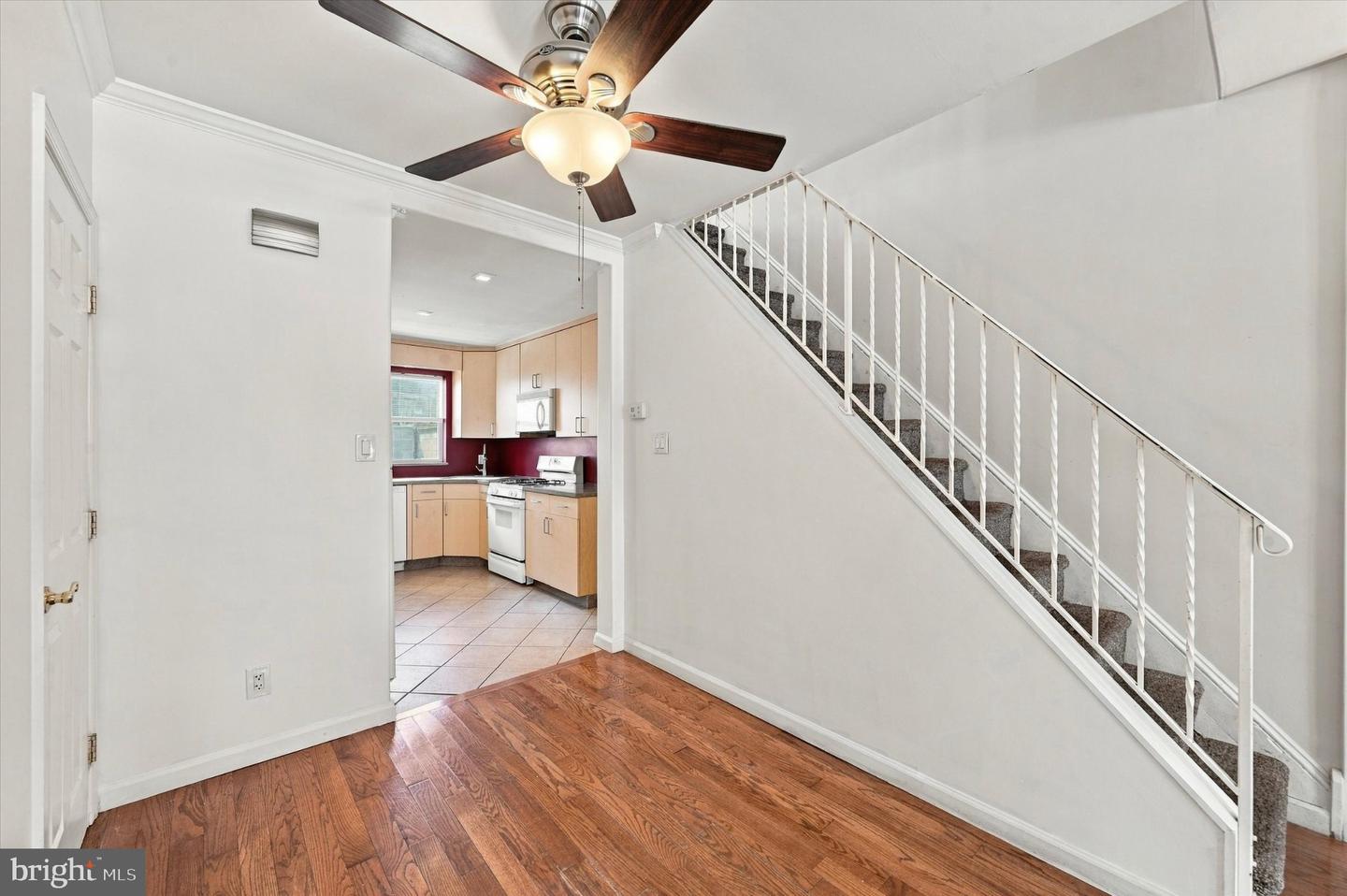 1208 Tree St Property Photo 15