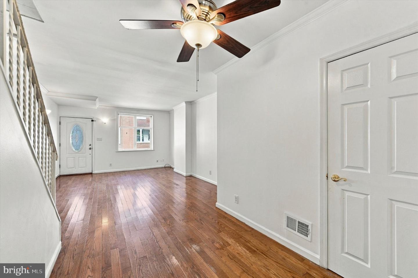 1208 Tree St Property Photo 16