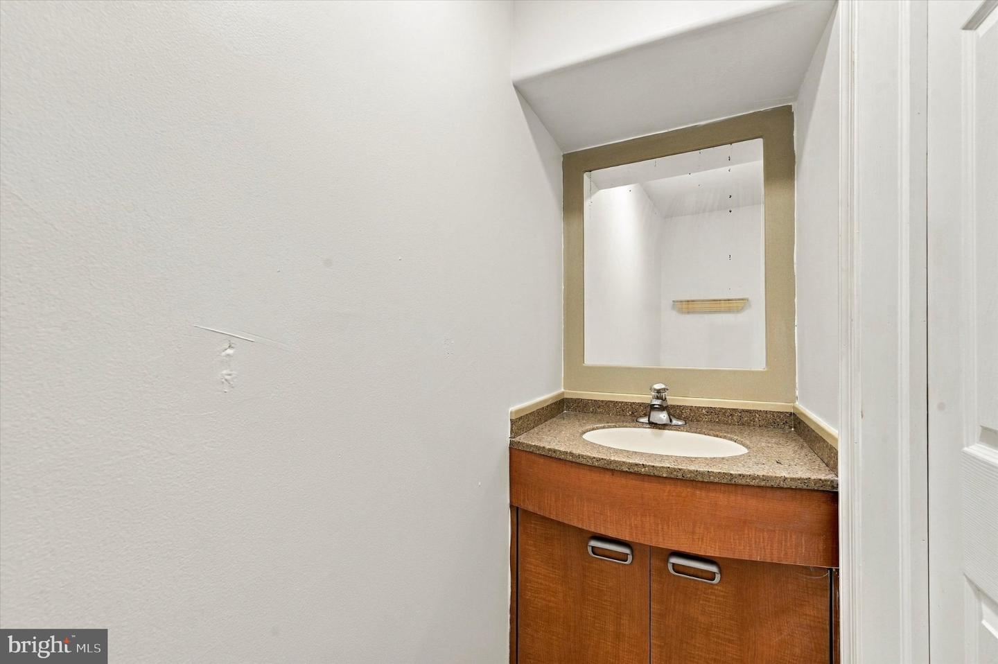 1208 Tree St Property Photo 17