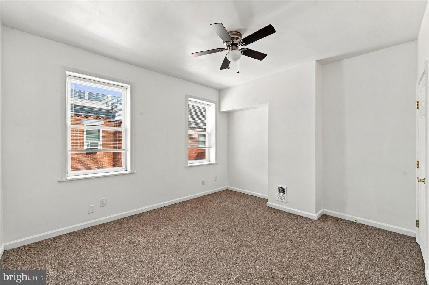 1208 Tree St Property Photo 21