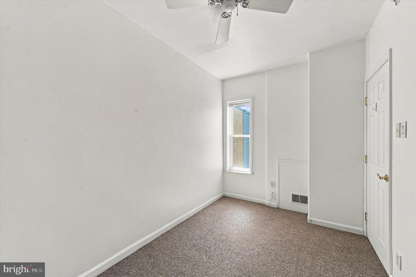 1208 Tree St Property Photo 25