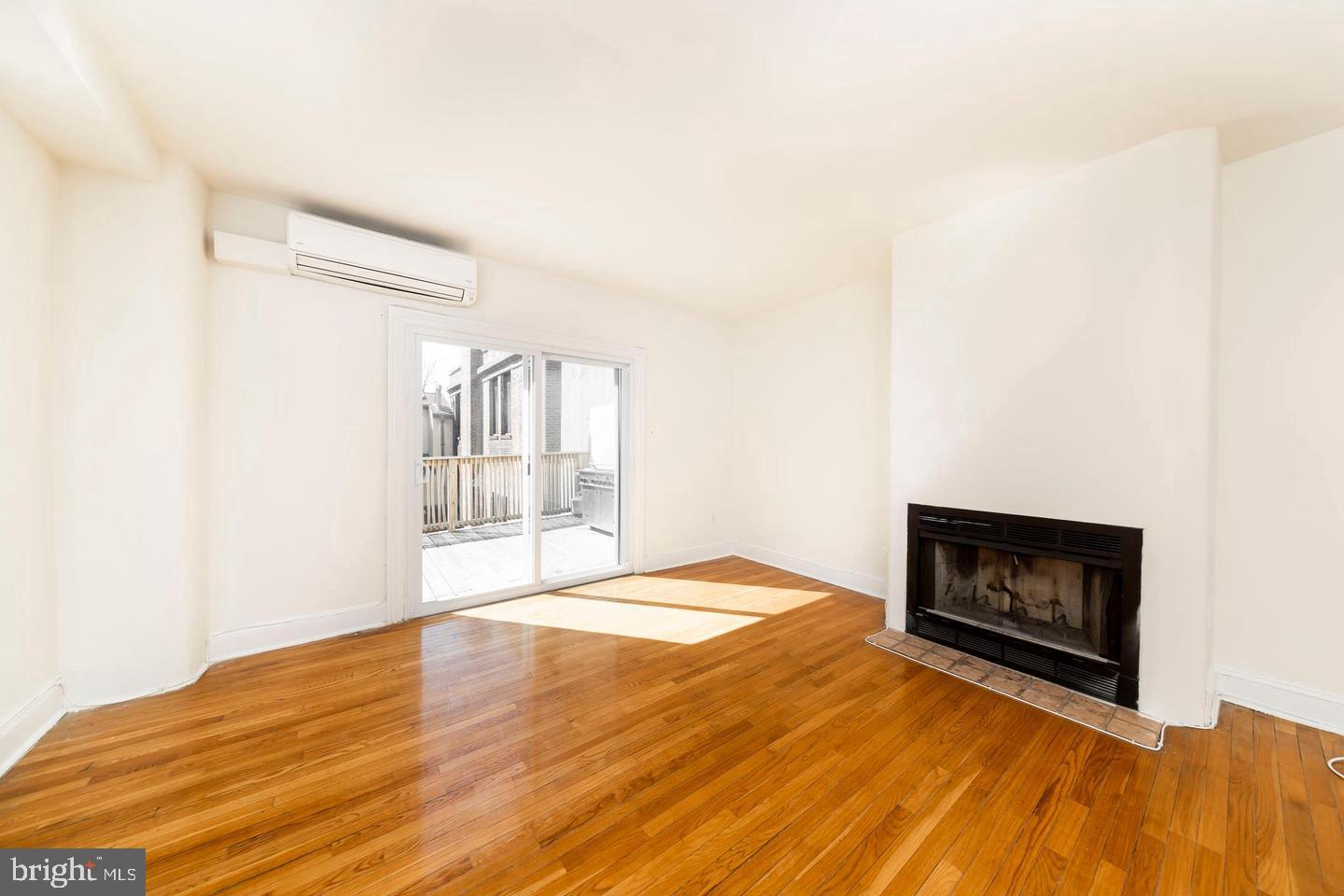 1912 Spruce St #4f Property Photo 3