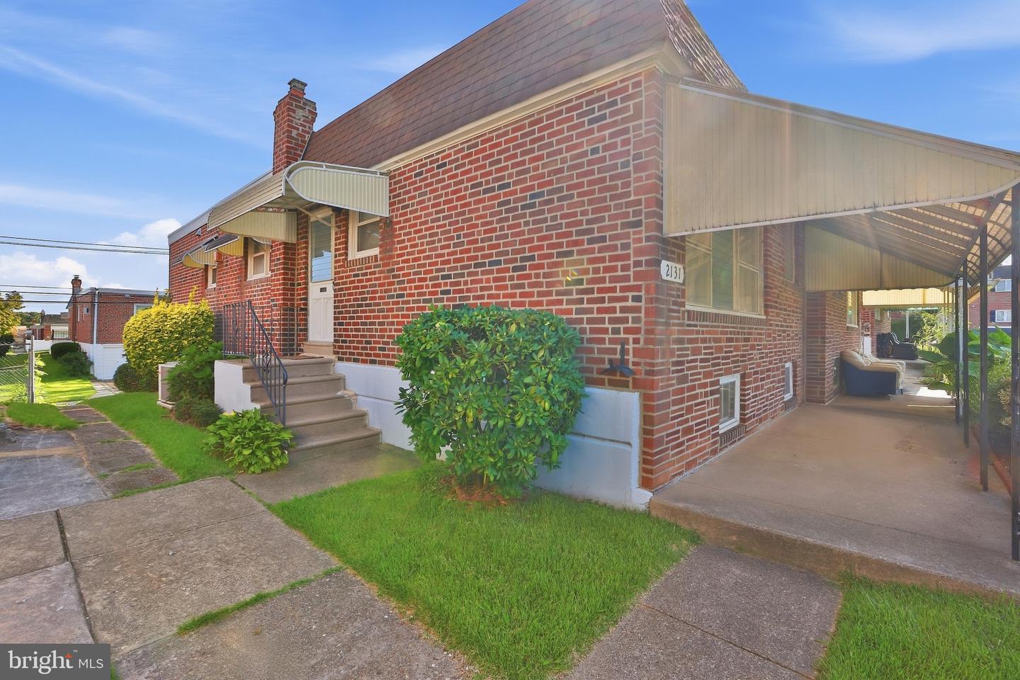 2131 Oakmont St Property Photo 2