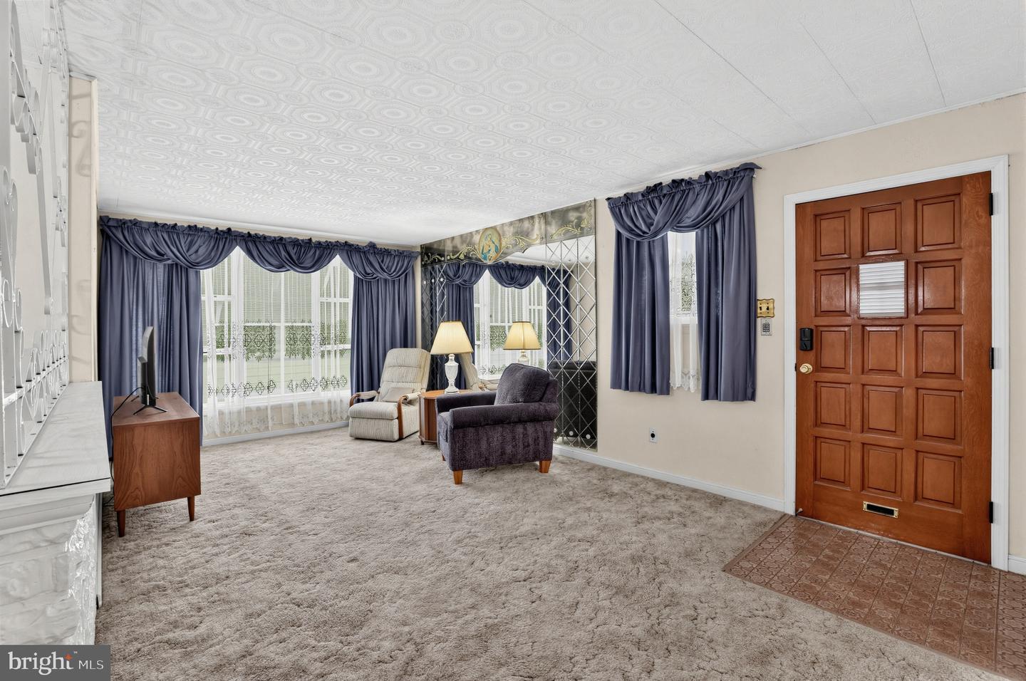 2131 Oakmont St Property Photo 4