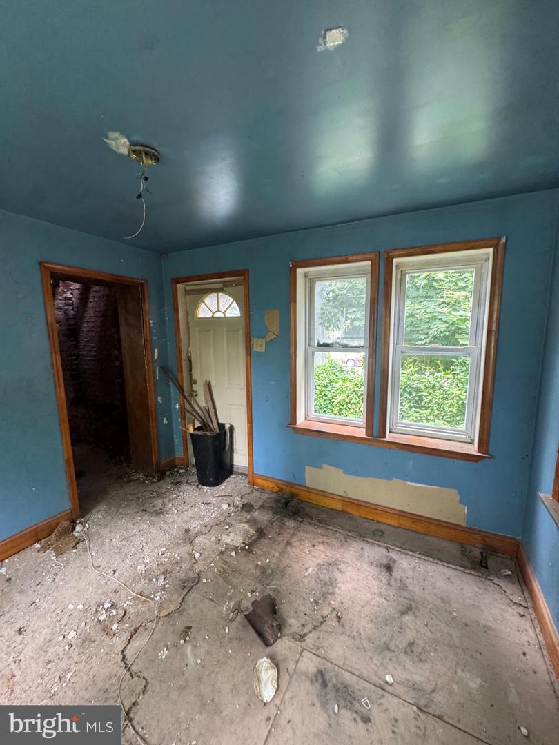 1203 S Peach St Property Photo 6