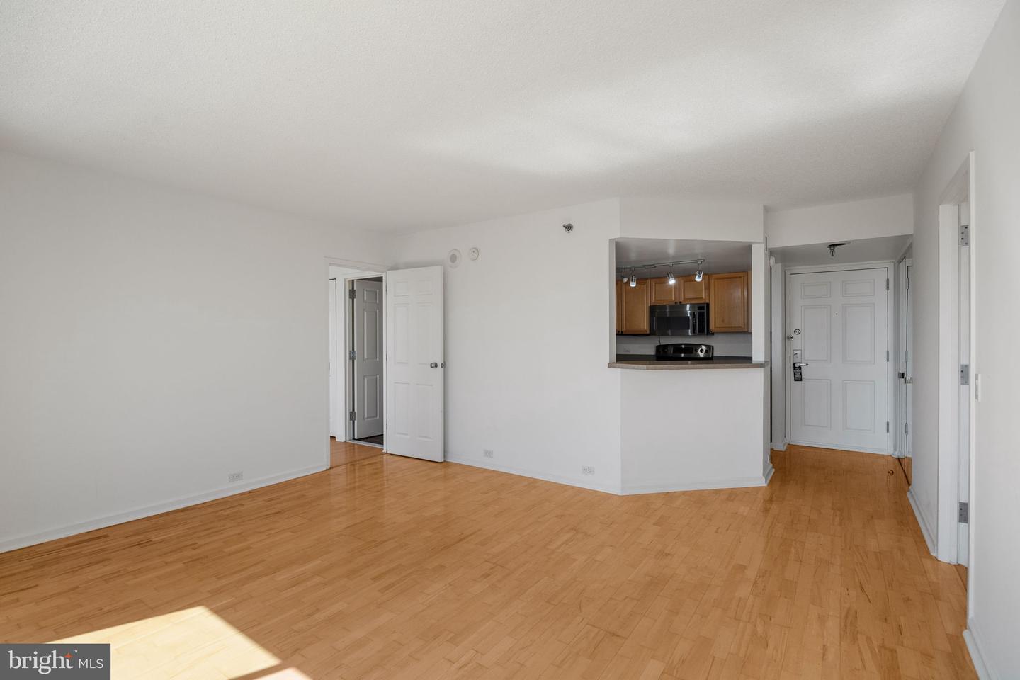 2001 Hamilton St #2004 Property Photo 3