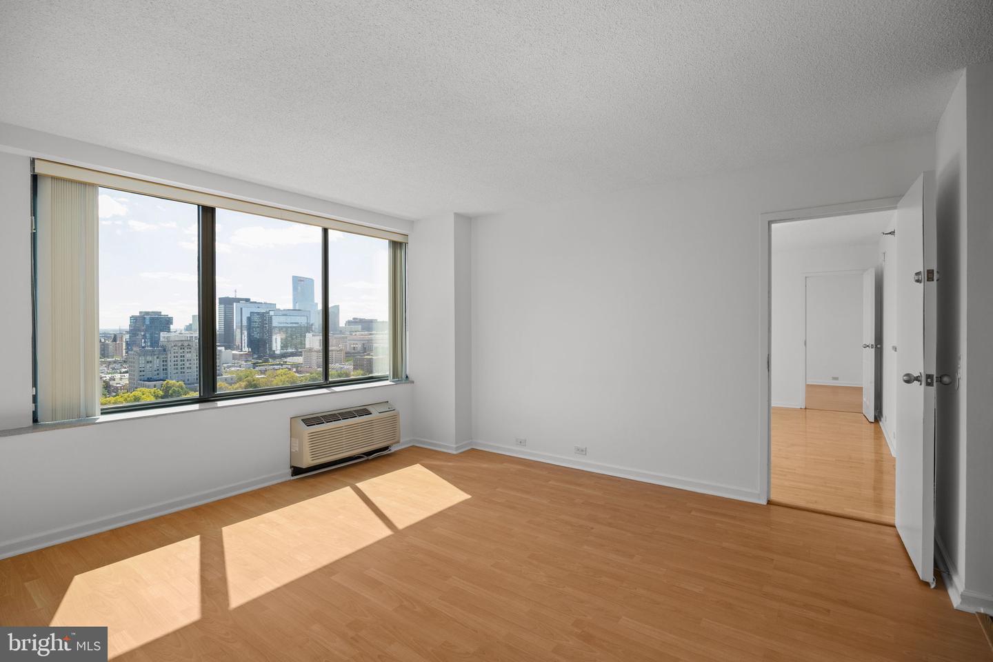 2001 Hamilton St #2004 Property Photo 18