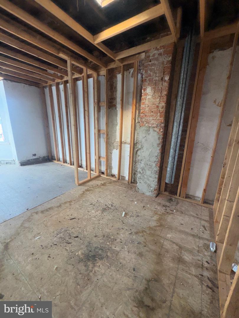 1604 W Louden St Property Photo 10