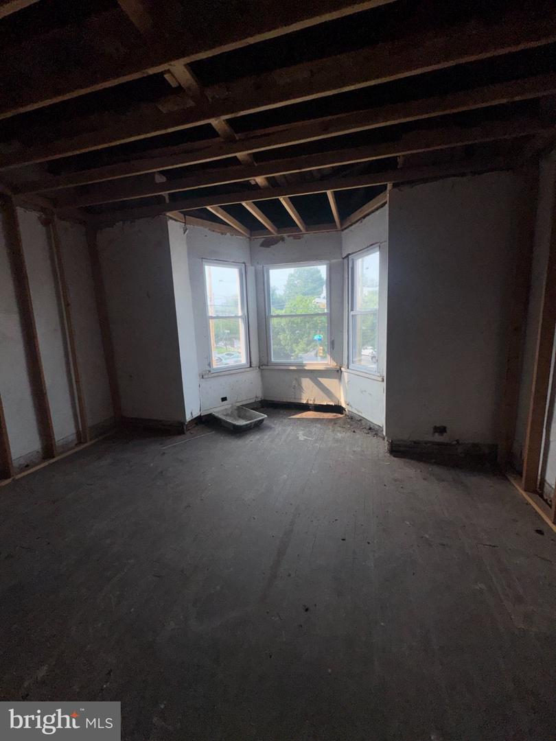 1604 W Louden St Property Photo 11