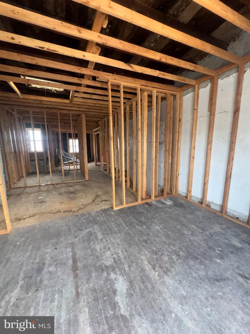 1604 W Louden St Property Photo 12