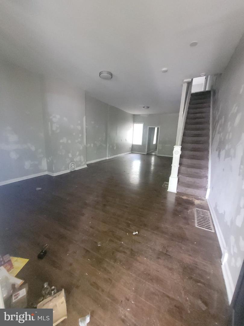 4147 Cambridge St Property Photo 1