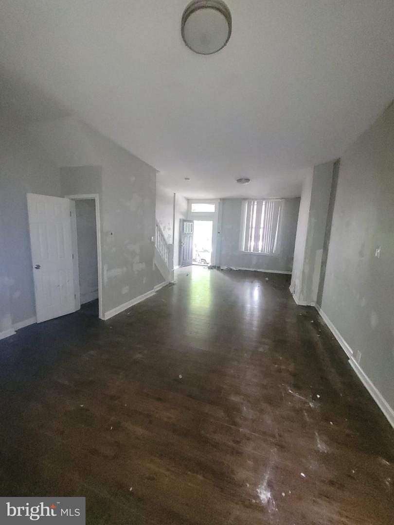 4147 Cambridge St Property Photo 2