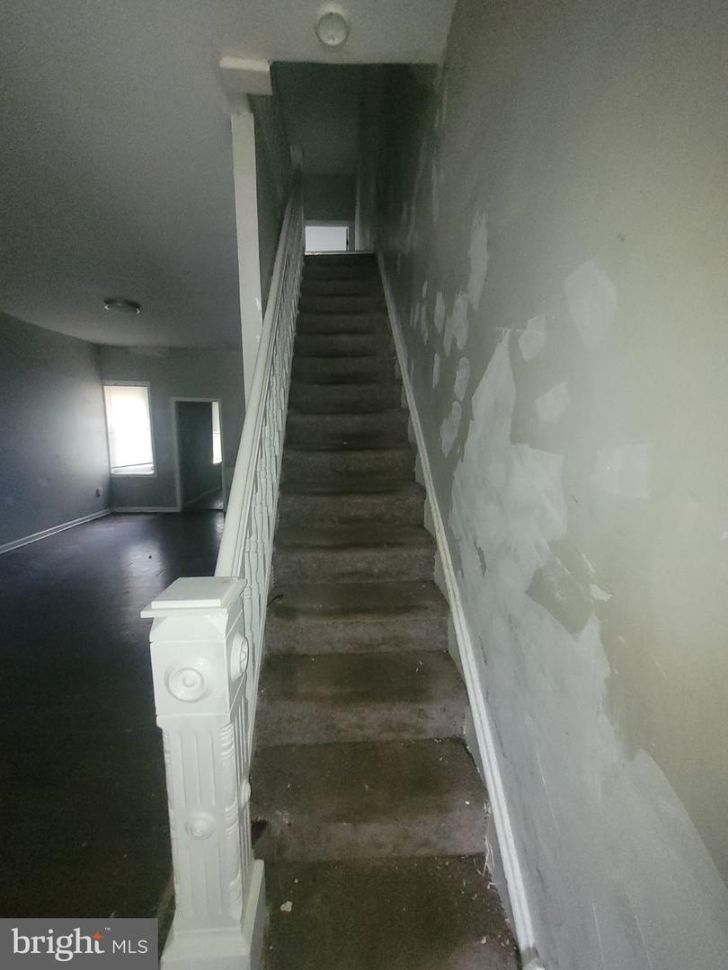 4147 Cambridge St Property Photo 6