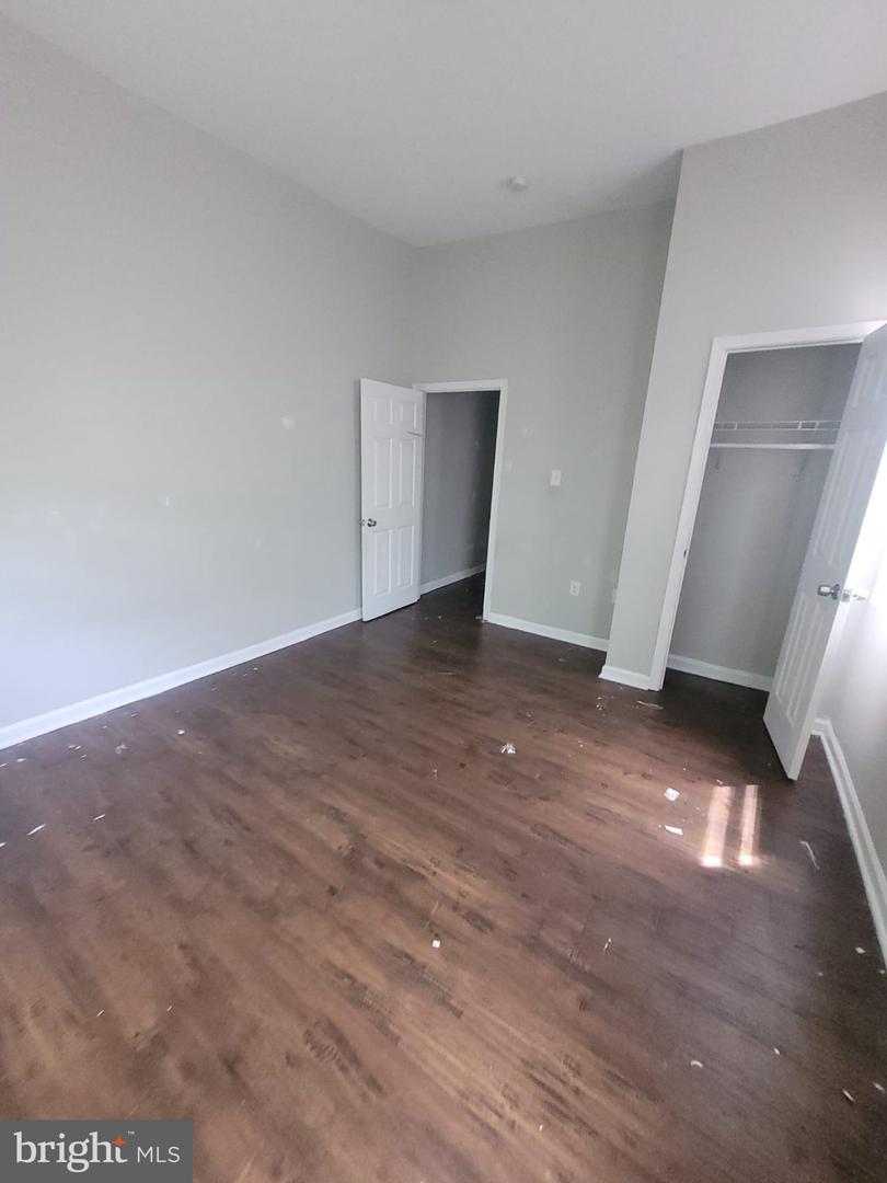 4147 Cambridge St Property Photo 9