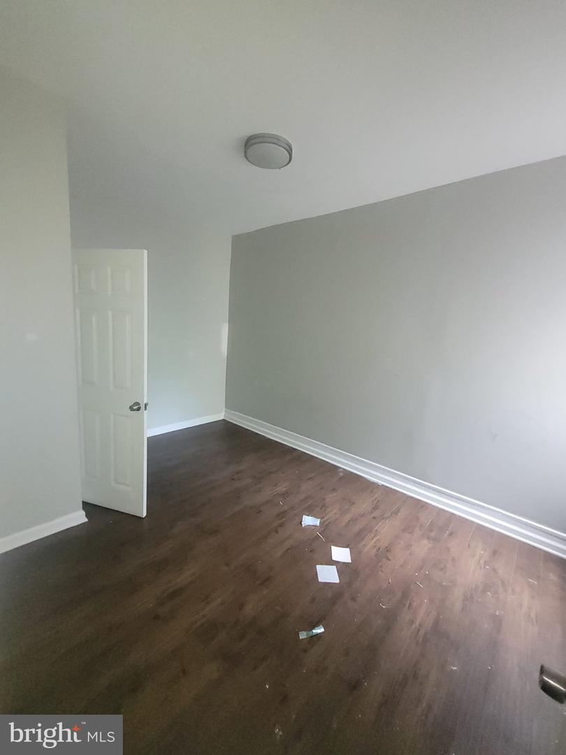 4147 Cambridge St Property Photo 11