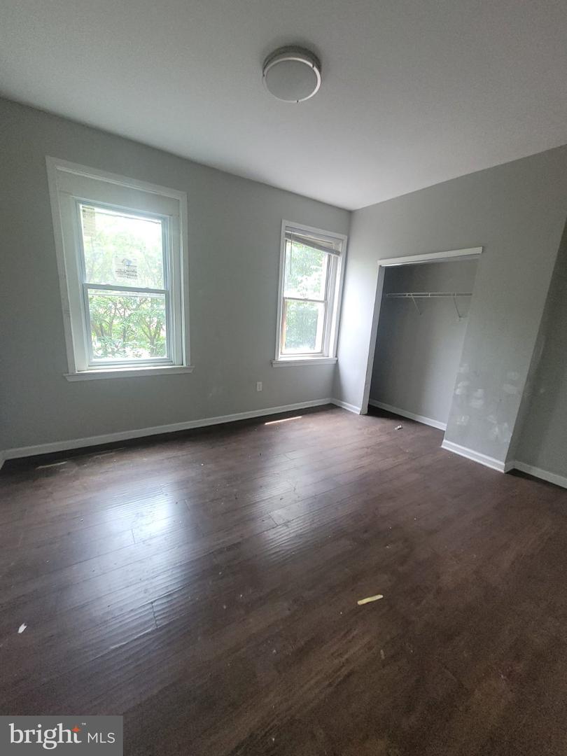 4147 Cambridge St Property Photo 13