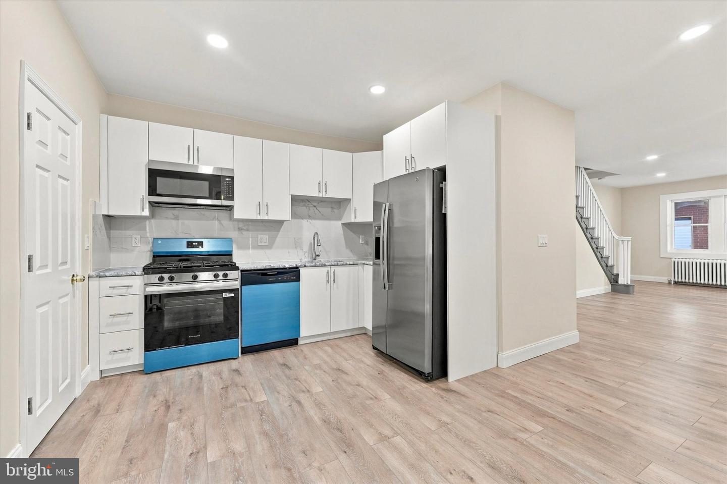 227 Lindley Ave Property Photo 5