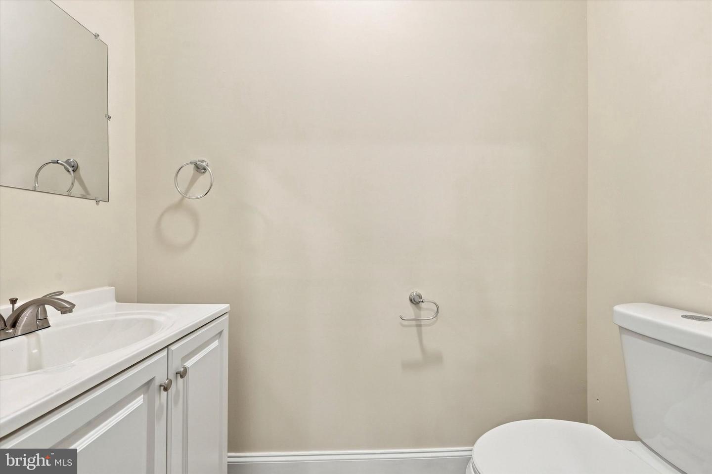 227 Lindley Ave Property Photo 7