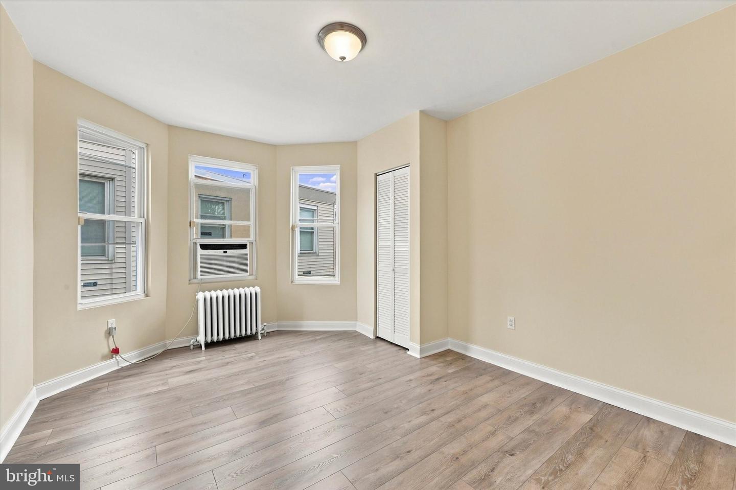 227 Lindley Ave Property Photo 8