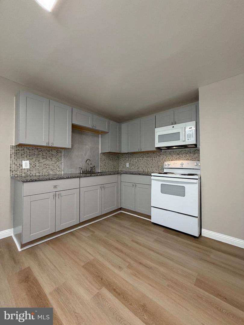 4709 Mercer St Property Photo 1