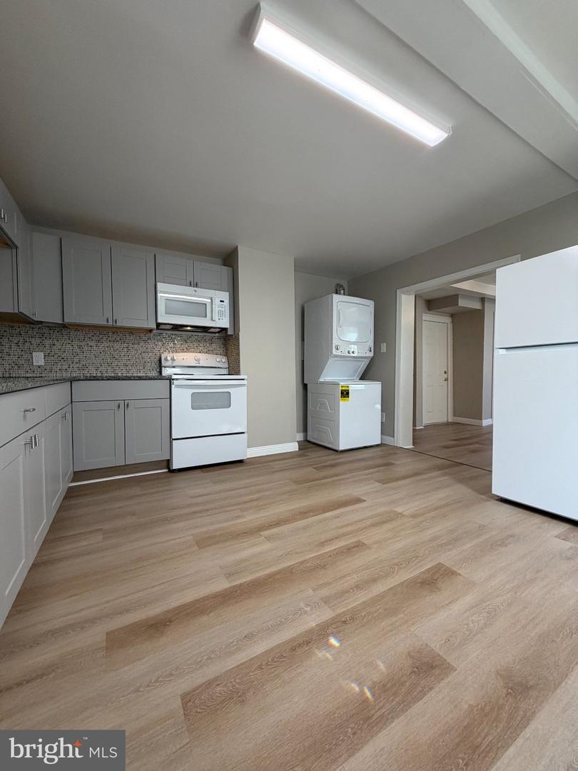 4709 Mercer St Property Photo 2