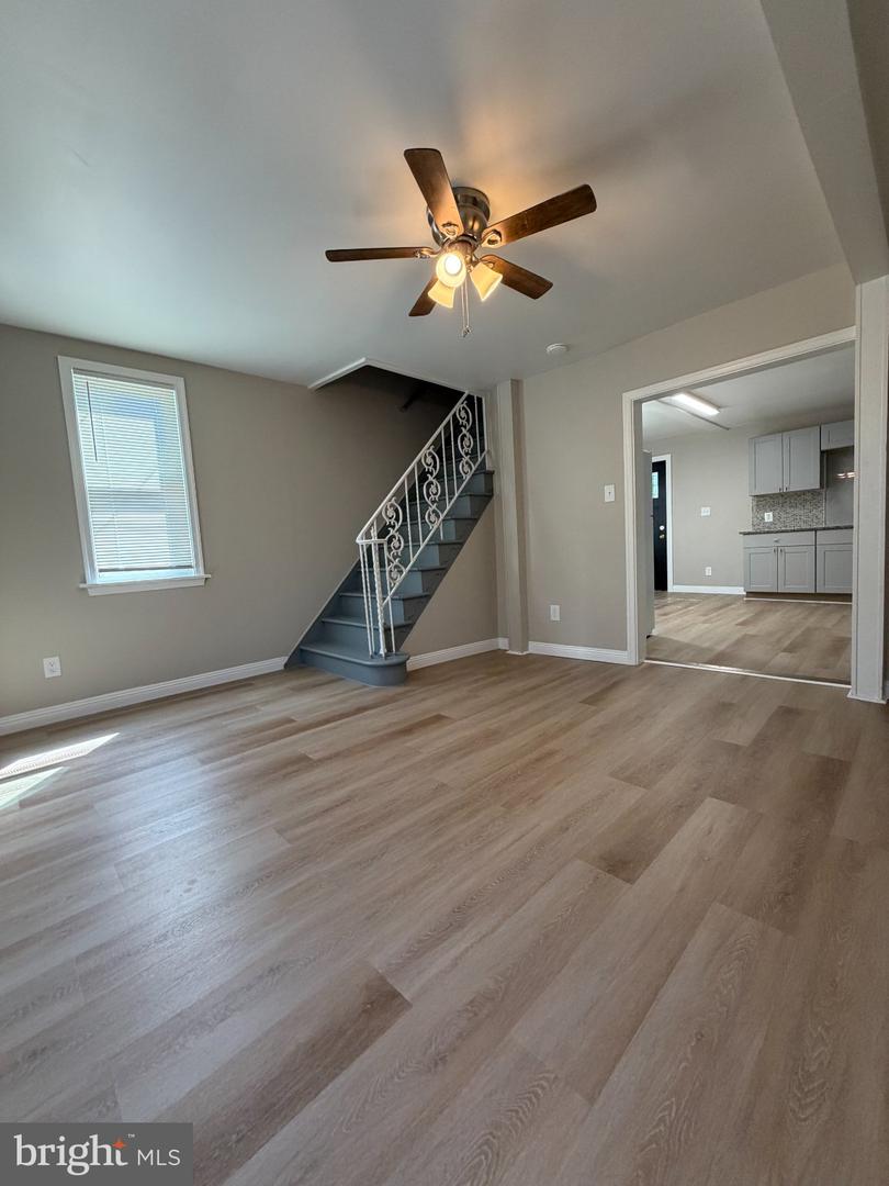 4709 Mercer St Property Photo 6