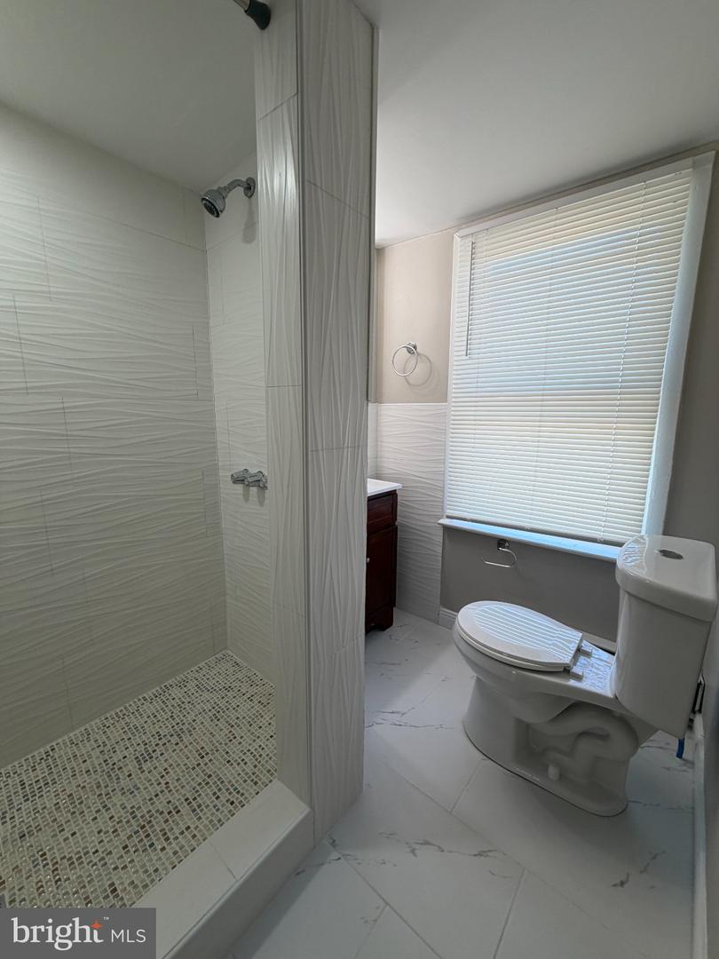 4709 Mercer St Property Photo 11