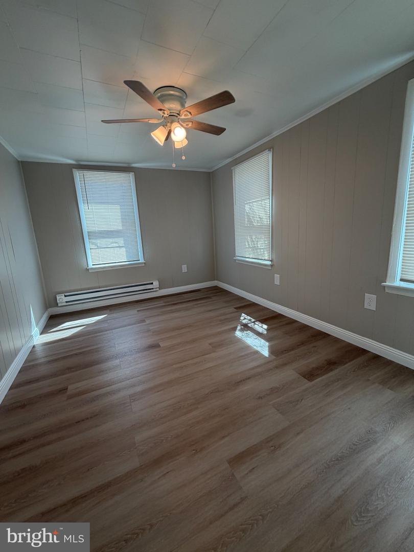 4709 Mercer St Property Photo 13