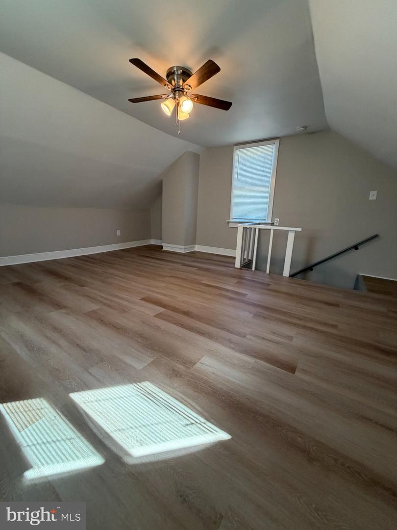 4709 Mercer St Property Photo 16